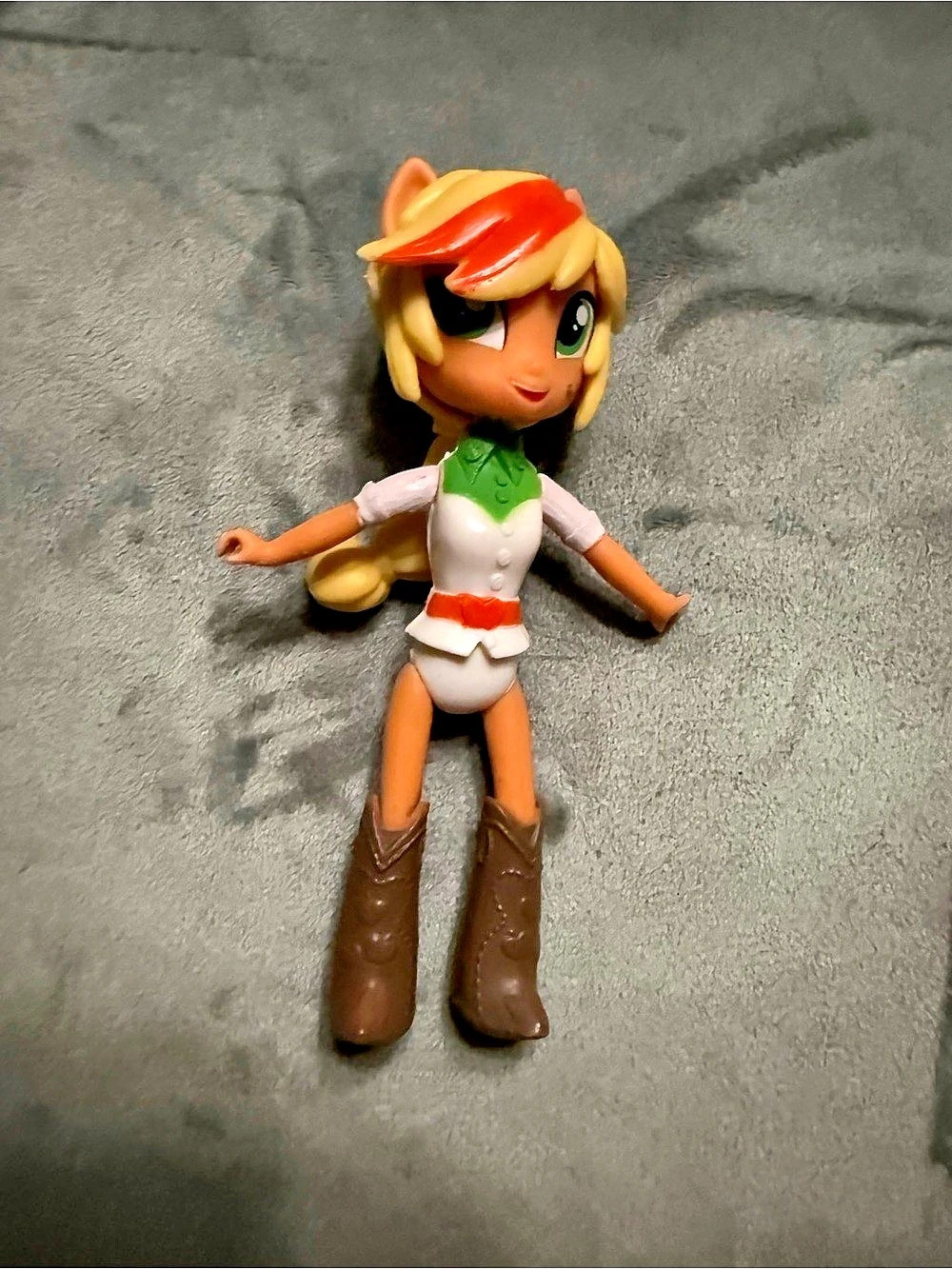Hasbro My Little Pony Equestria Girls Applejack Classic Style Doll Orange